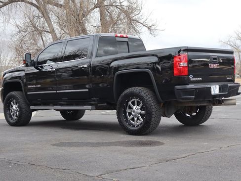 Used 2017 GMC Sierra 2500 Denali w/ Duramax Plus Package image 7
