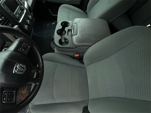 Used 2016 RAM 1500 Classic SLT image 10