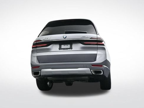 Used 2023 BMW X7 xDrive40i w/ Parking Assistance Package AWD/4WD image 34