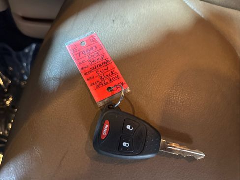Used 2015 Jeep Wrangler Sahara w/ Dual Top Group AWD/4WD image 26