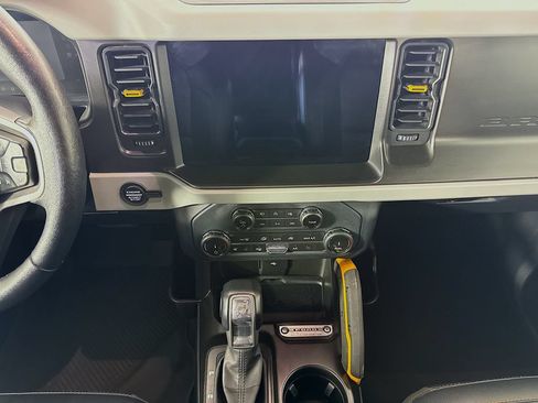 Used 2022 Ford Bronco Badlands AWD/4WD image 14