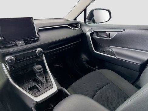 Certified 2025 Toyota RAV4 LE image 21