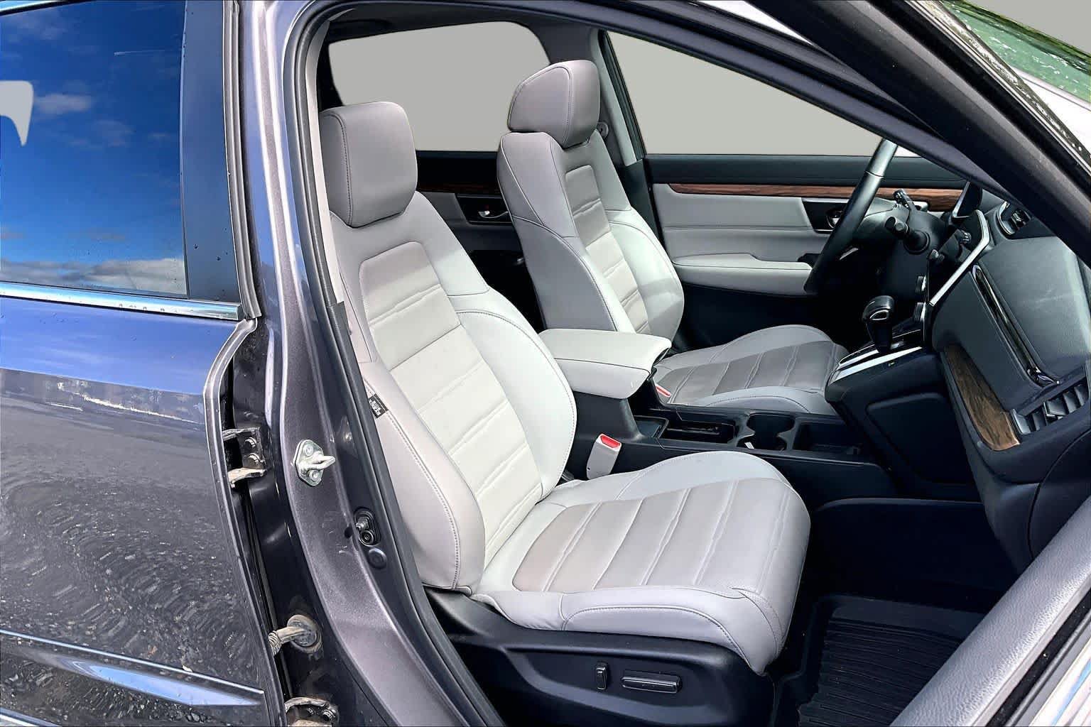 Used 2018 Honda CR-V Touring image 9
