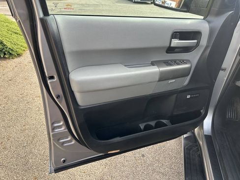 Used 2013 Toyota Sequoia Limited AWD/4WD image 18