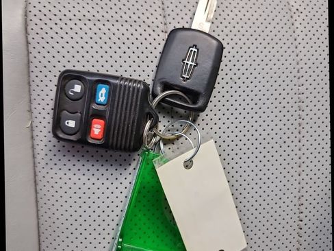 Used 2006 Lincoln LS RWD image 31