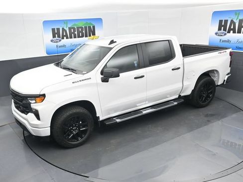New 2026 Chevrolet Silverado 1500 Custom w/ LPO, Dark Essentials Package AWD/4WD image 19