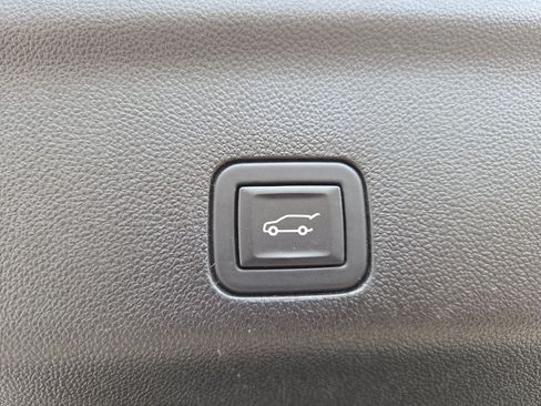 Used 2023 Chevrolet Suburban RST w/ Luxury Package RWD image 15