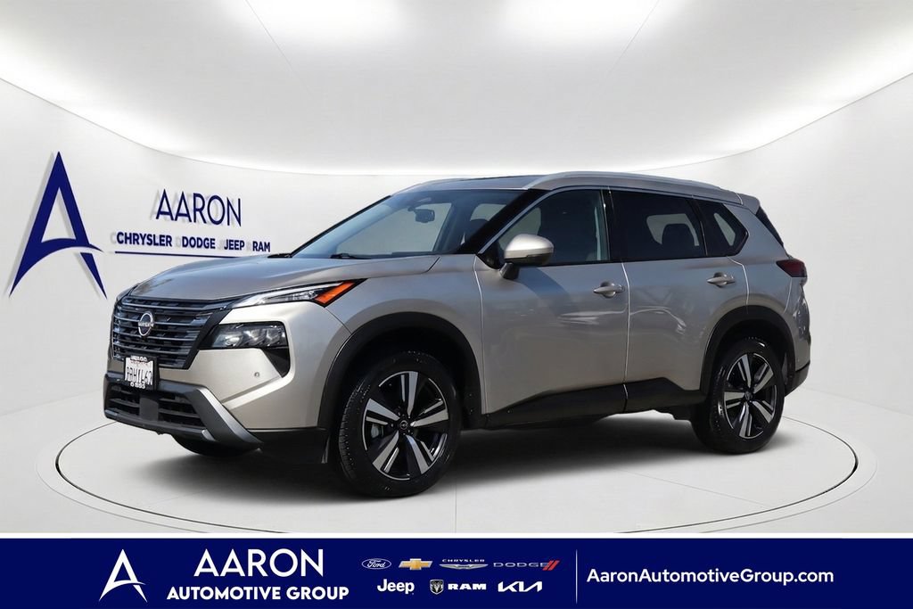 Used 2025 Nissan Rogue SL w/ SL Premium Package AWD/4WD image 1