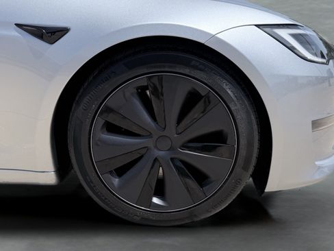 Used 2025 Tesla Model S AWD/4WD image 9