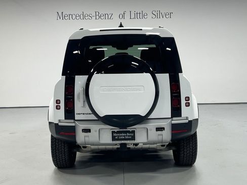 Used 2025 Land Rover Defender 110 S image 4