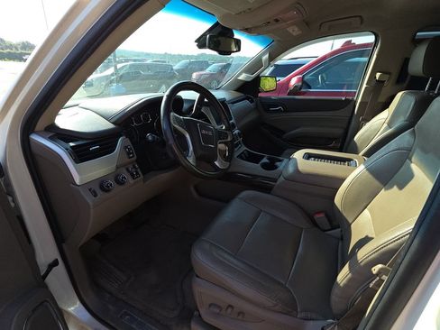 Used 2015 GMC Yukon XL SLT w/ HD Trailering Package AWD/4WD image 8
