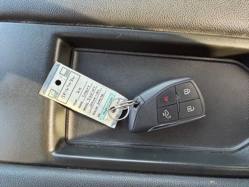 Used 2025 Chevrolet Silverado 2500 W/T w/ WT Convenience Package image 4