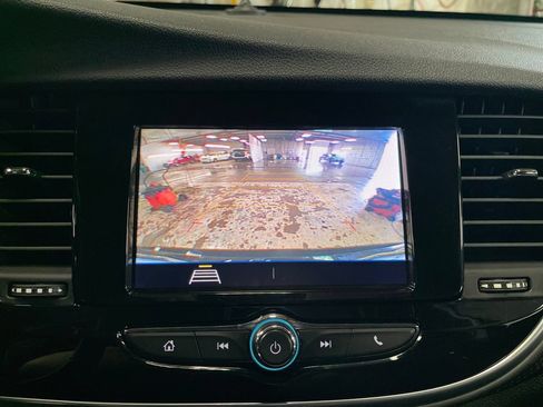 Used 2022 Buick Encore Preferred w/ Safety Package AWD/4WD image 23