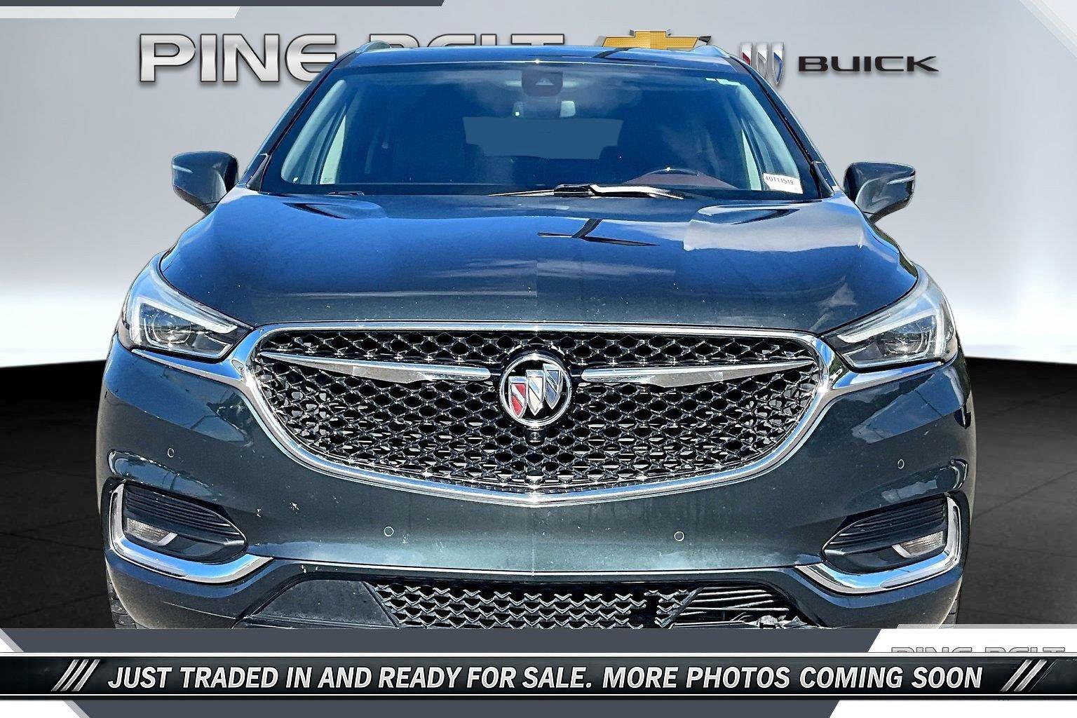Used 2019 Buick Enclave Avenir w/ Avenir Technology Package FWD image 3