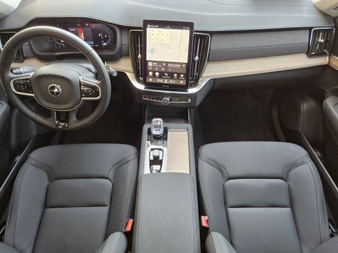 Certified 2025 Volvo XC90 B6 Core w/ Protection Package image 28