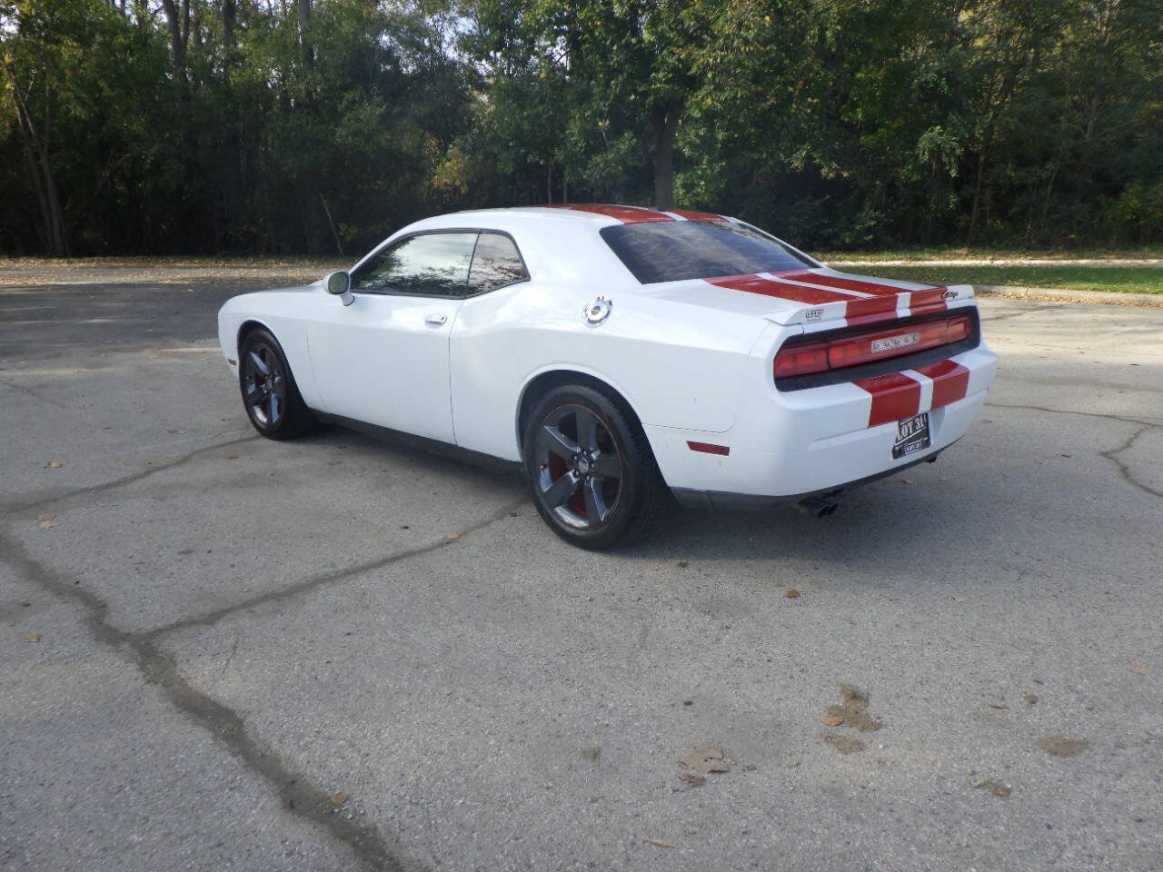 Used 2013 Dodge Challenger SXT RWD image 3