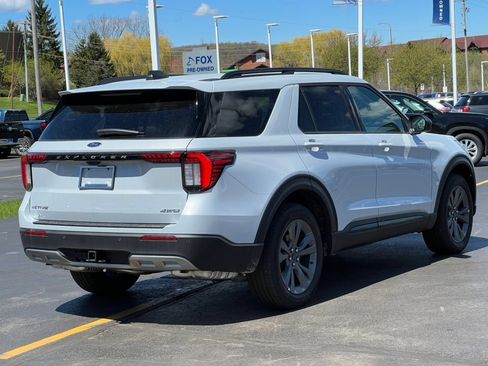 Used 2026 Ford Explorer Active w/ Active Comfort Package AWD/4WD image 10
