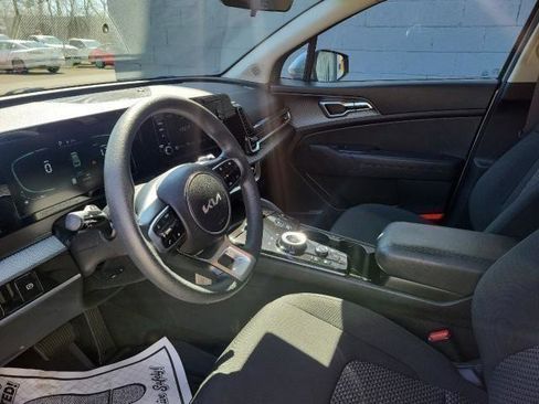 Used 2023 Kia Sportage LX image 12