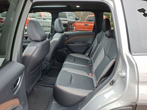 Used 2025 Subaru Forester Sport image 11