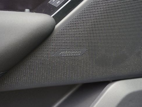 Used 2026 Land Rover Range Rover Velar Dynamic SE image 11