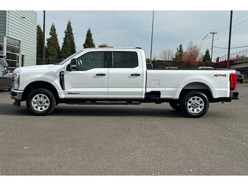 Used 2024 Ford F250 XLT image 9