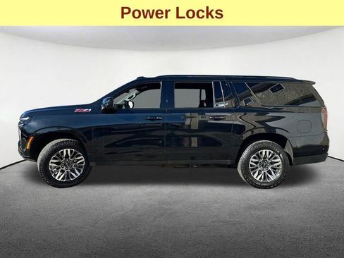 Used 2025 Chevrolet Suburban Z71 AWD/4WD image 6