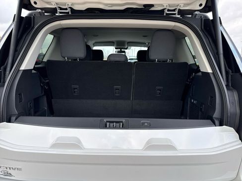 New 2025 Ford Expedition Active AWD/4WD image 18