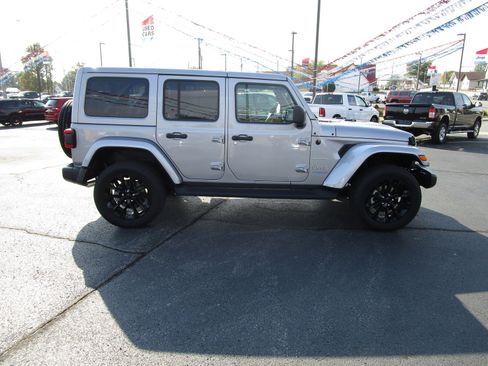 Used 2021 Jeep Wrangler Unlimited Sahara w/ Cold Weather Group image 7