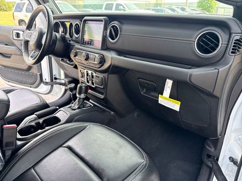 Used 2022 Jeep Wrangler 4WD Unlimited Sahara 4xe image 53