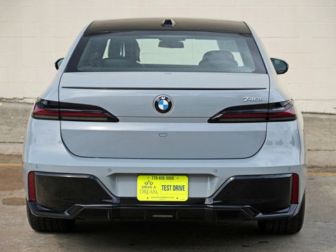 Used 2023 BMW 740i w/ Parking Assistance Package RWD image 61