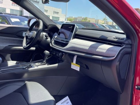 New 2025 Jeep Compass Latitude image 20