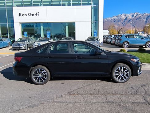 New 2026 Volkswagen Jetta SE image 2