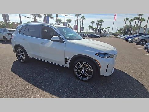 Certified 2025 BMW X5 xDrive50e w/ Premium Package image 32