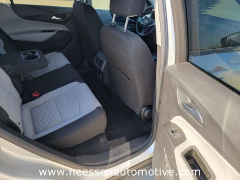Used 2021 Chevrolet Equinox LS w/ LS Convenience Package image 11