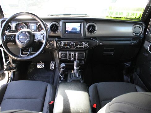 Certified 2022 Jeep Gladiator Willys image 39