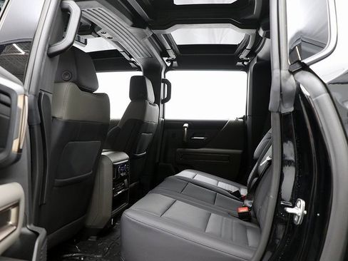 New 2024 GMC Hummer EV 2X w/ Extreme Off-Road Package image 13