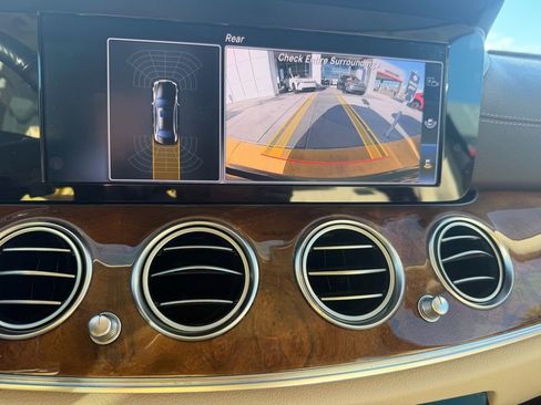 Used 2018 Mercedes-Benz E 300 4MATIC image 6