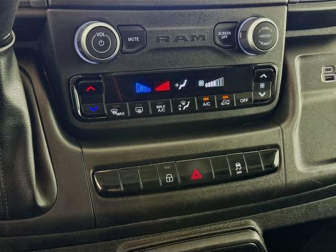 Used 2025 RAM ProMaster 2500 w/ Convenience Group FWD image 22