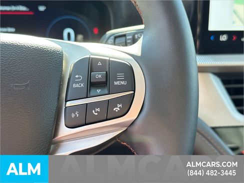 Used 2025 Ford Explorer Active image 34