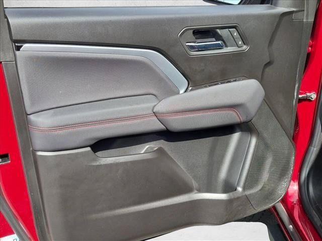 Certified 2025 Chevrolet Colorado Z71 w/ Technology Package AWD/4WD image 11