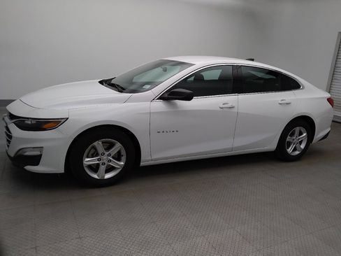 Used 2020 Chevrolet Malibu LS FWD image 2