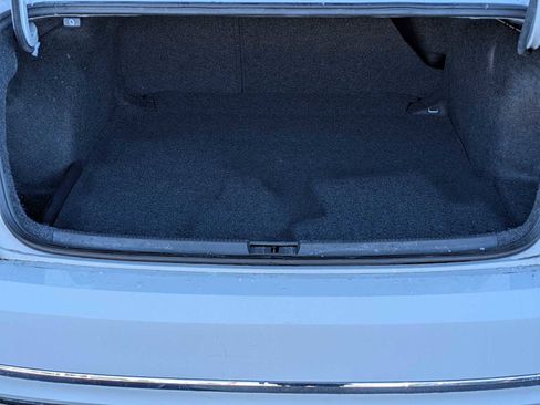 Used 2018 Volkswagen Passat 2.0T SE image 32