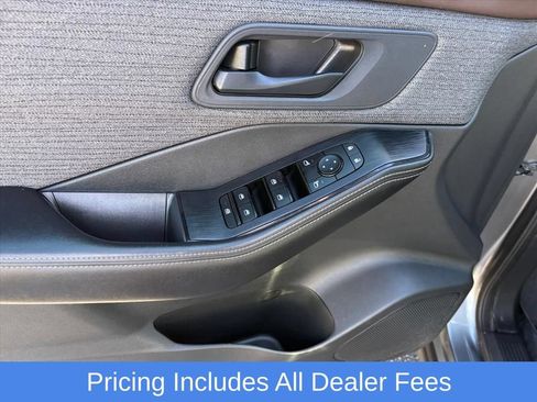Used 2021 Nissan Rogue S AWD/4WD image 24