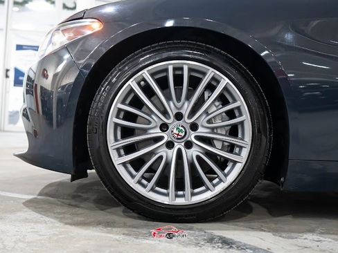 Used 2019 Alfa Romeo Giulia Ti w/ Quick Order Package 22Z Lusso RWD image 12