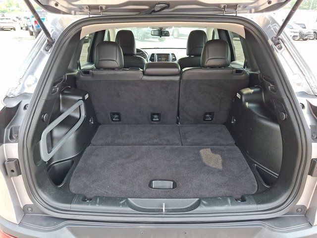 Certified 2018 Jeep Cherokee Latitude Plus AWD/4WD image 33