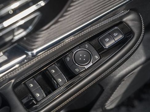 Used 2020 Lincoln Corsair AWD w/ Premium Package image 37