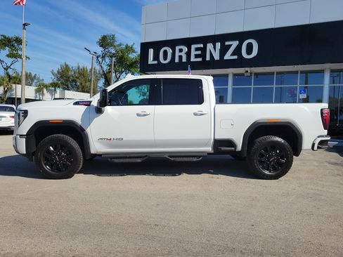 Used 2026 GMC Sierra 2500 AT4 image 8