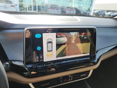 New 2026 Volkswagen Atlas Cross Sport SE image 18