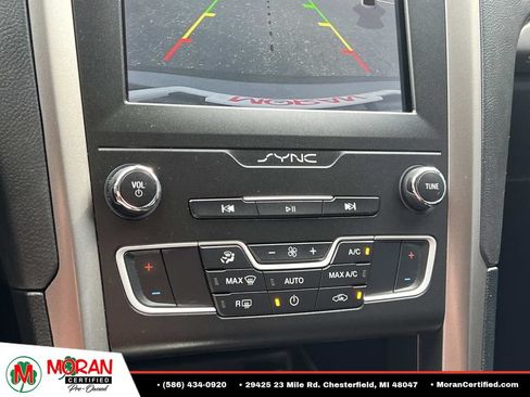 Used 2020 Ford Fusion SE FWD image 22