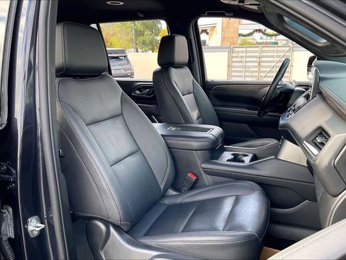 Used 2022 Chevrolet Tahoe LT w/ Luxury Package image 10